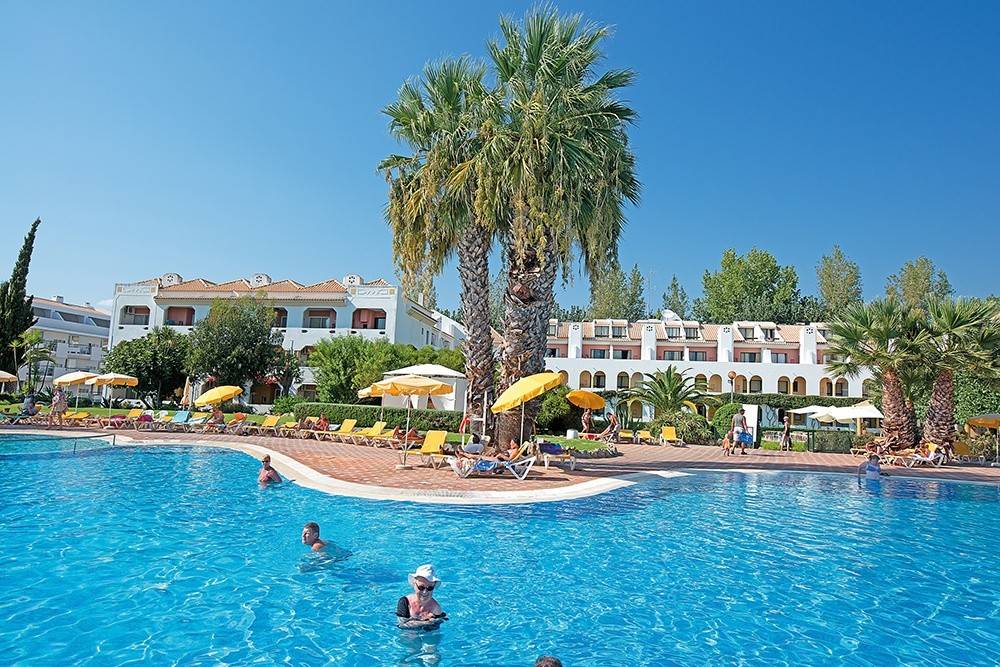 Golden Club Cabanas