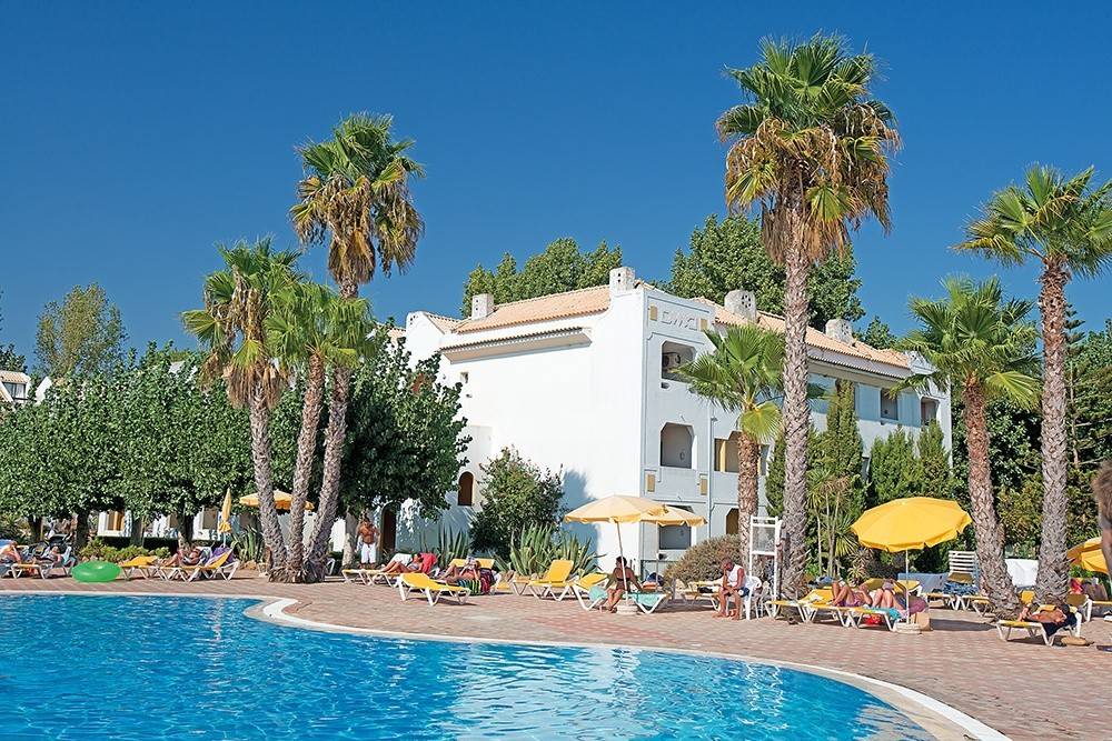 Golden Club Cabanas