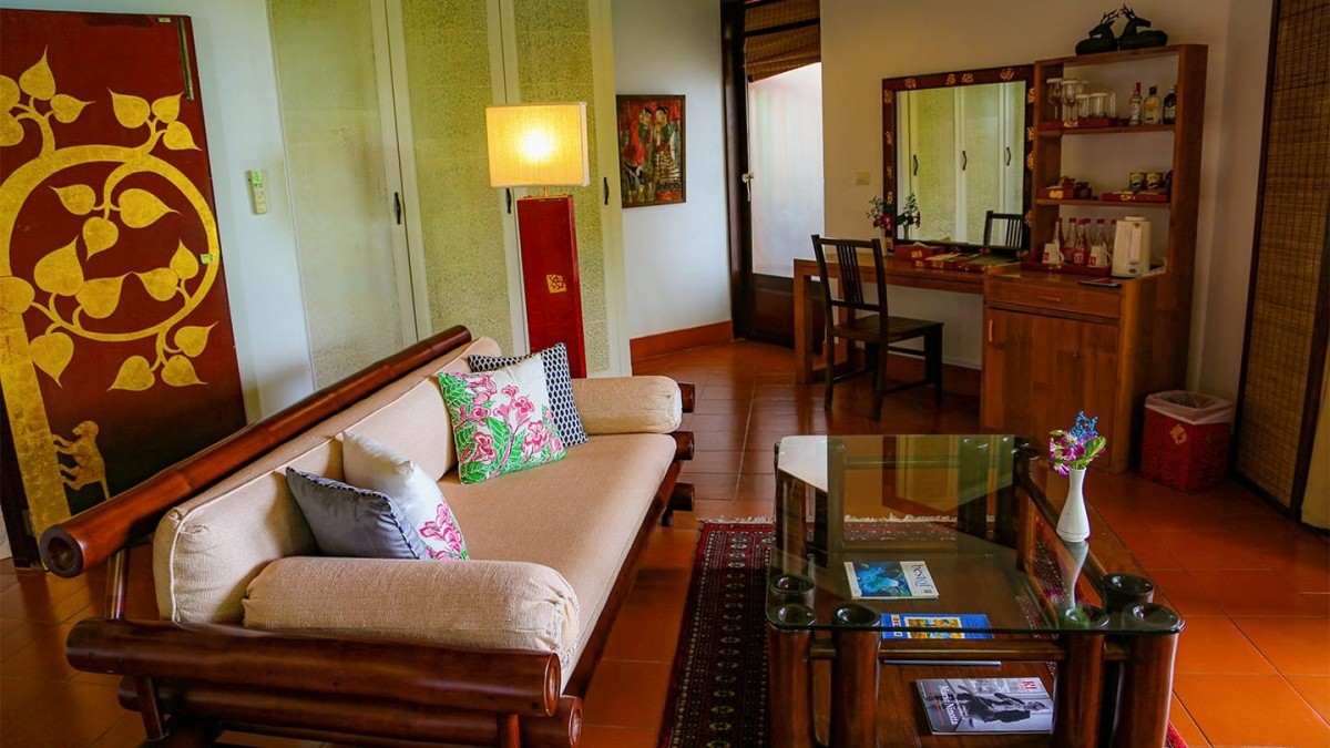 Mom Tri's Villa Royale