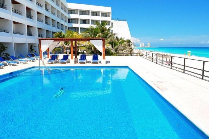 Flamingo Cancún Resort