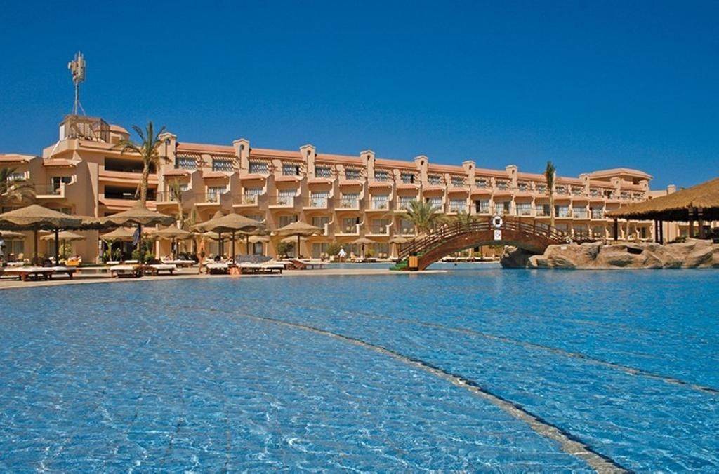V Beach Resort (Ex. Pyramisa Beach Resort Sahl Hasheesh)