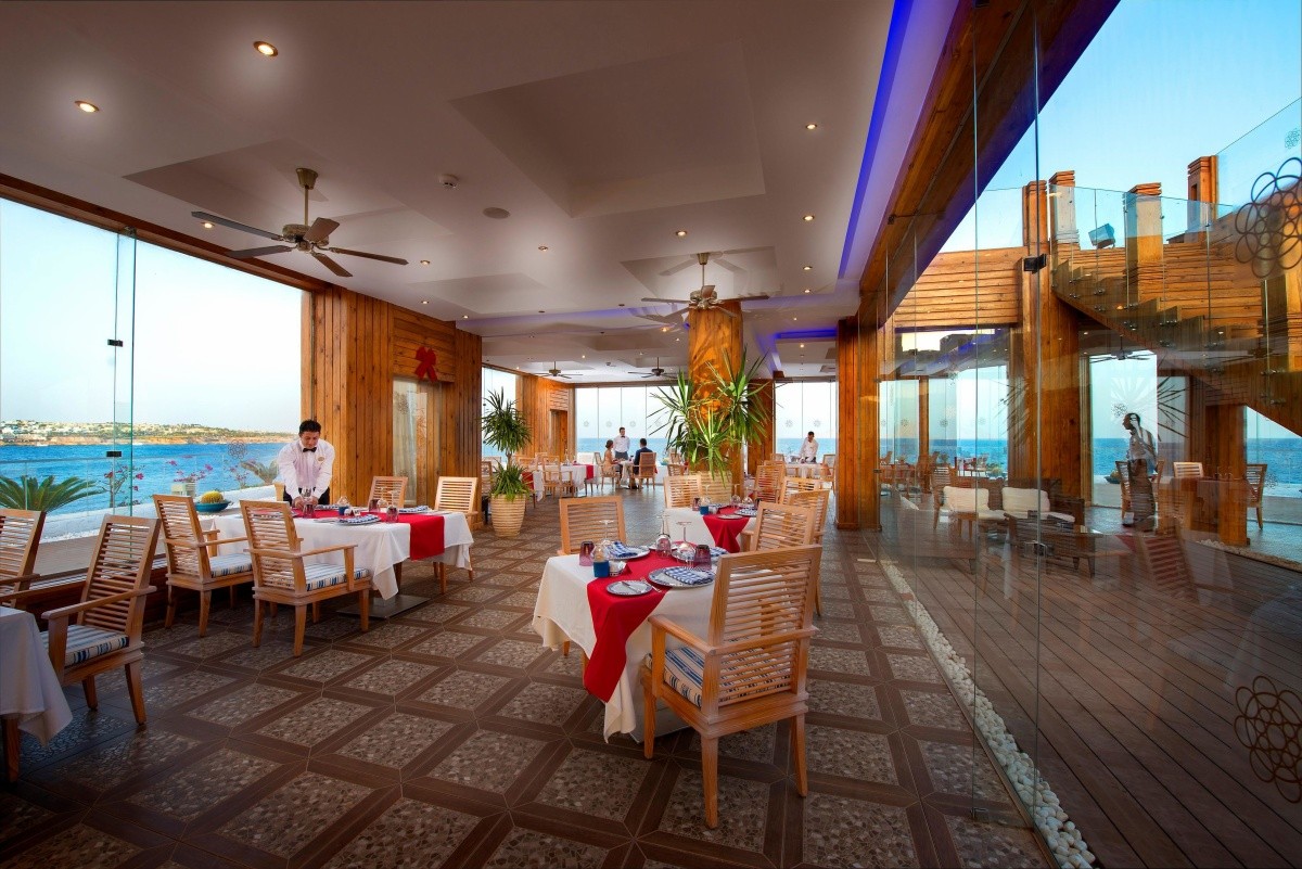Sunrise Grand Select Arabian Beach Resort