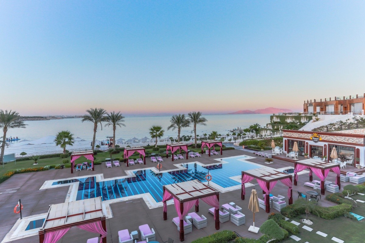 Sunrise Grand Select Arabian Beach Resort