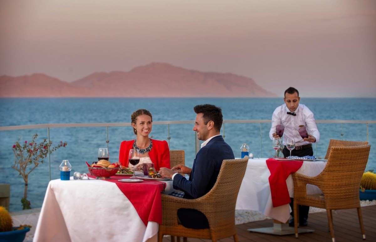 Sunrise Grand Select Arabian Beach Resort