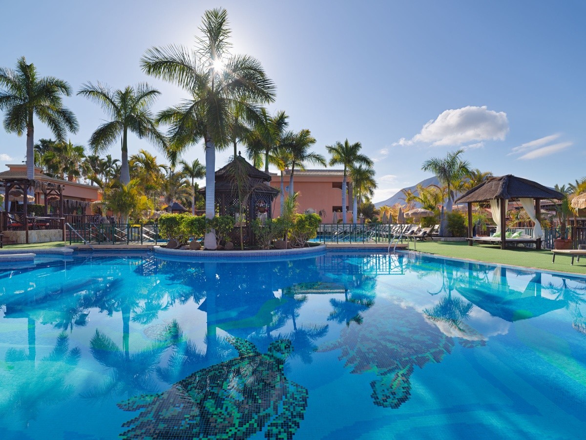 Green Garden Resort & Suites