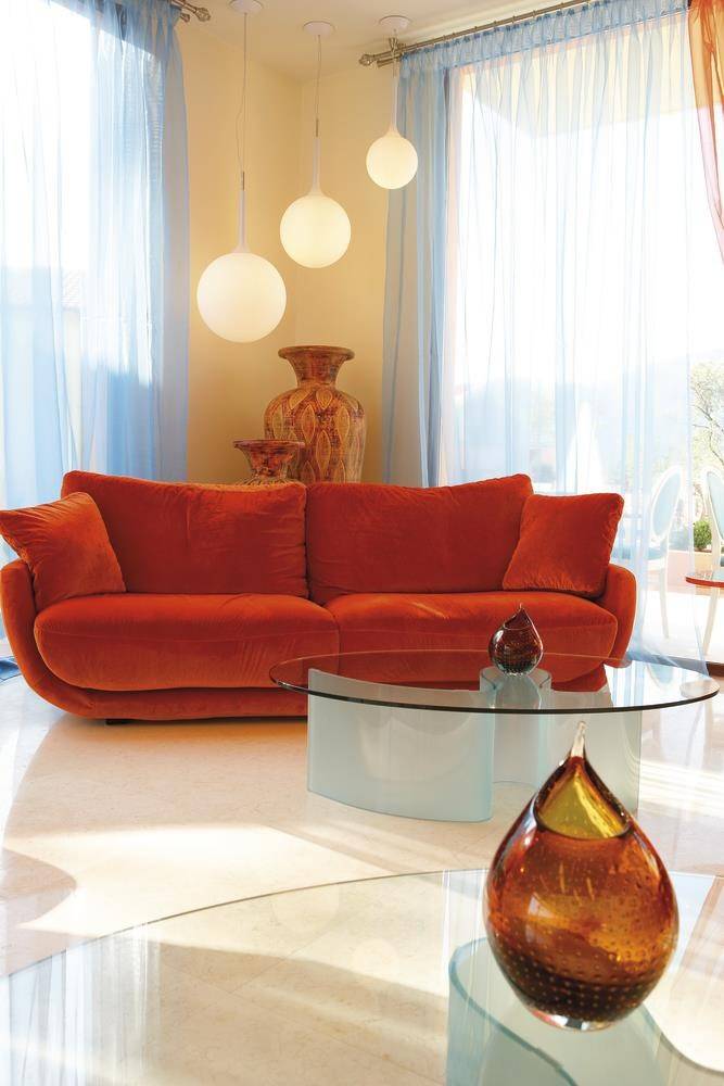 Alexandra Golden Boutique