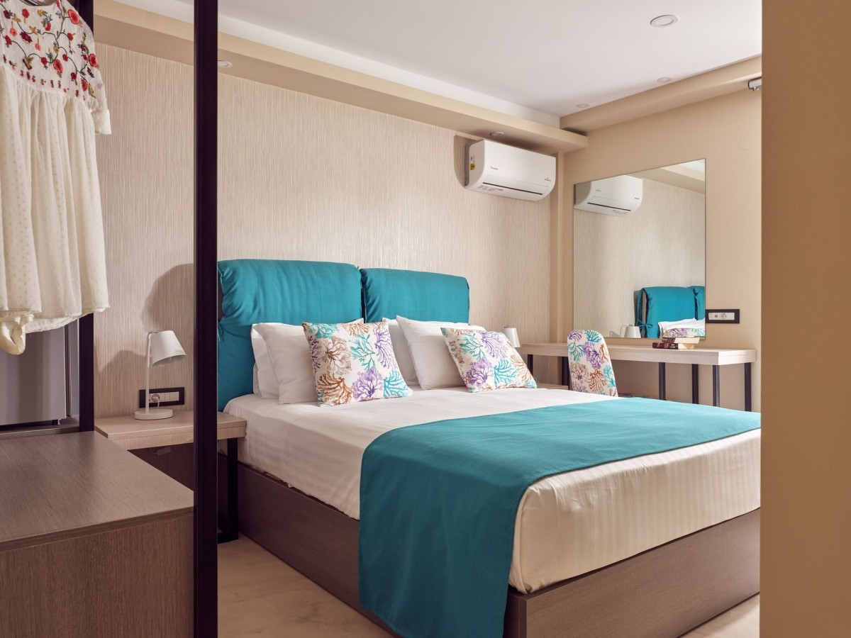 Koukounaria & Suites