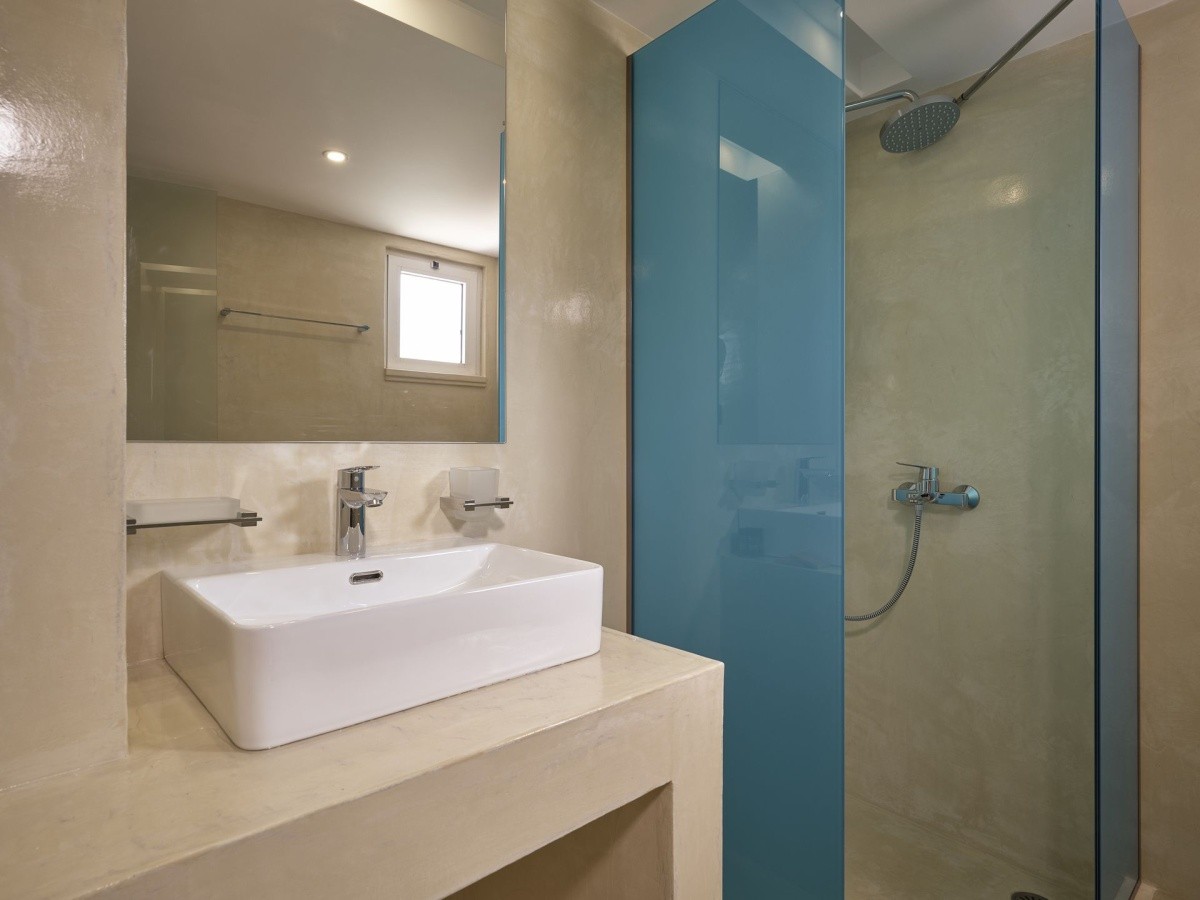 Koukounaria & Suites