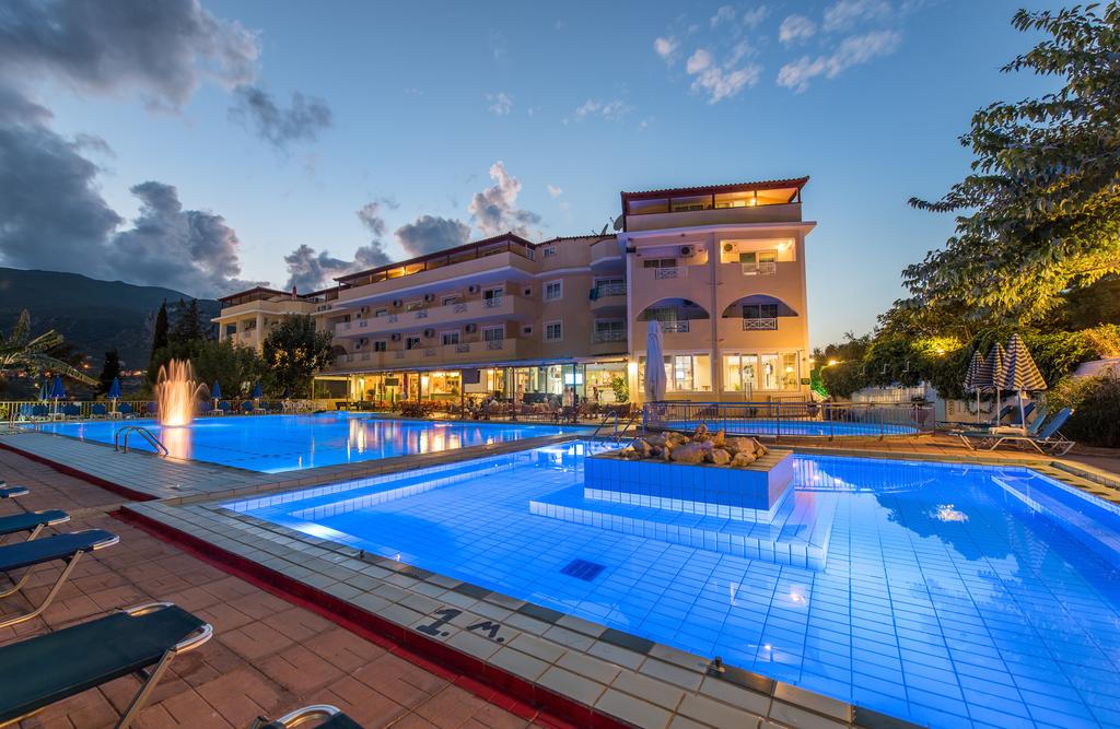 Koukounaria & Suites