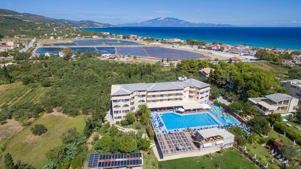 Koukounaria & Suites