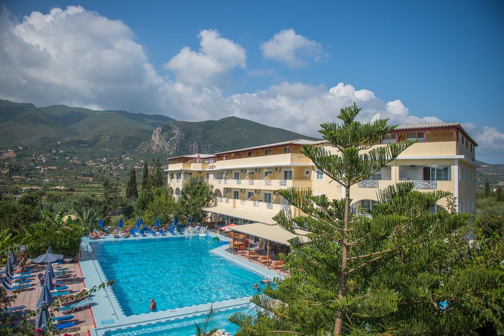 Koukounaria & Suites