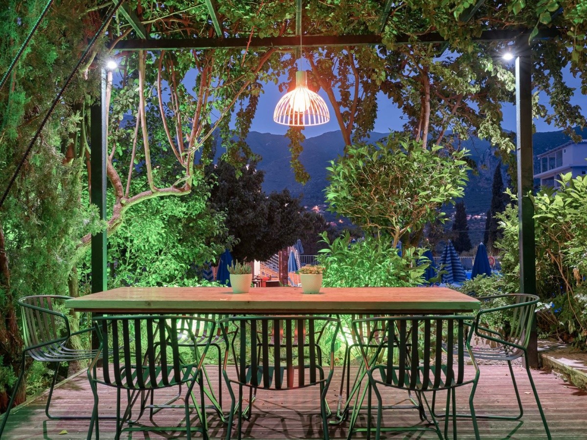 Koukounaria & Suites