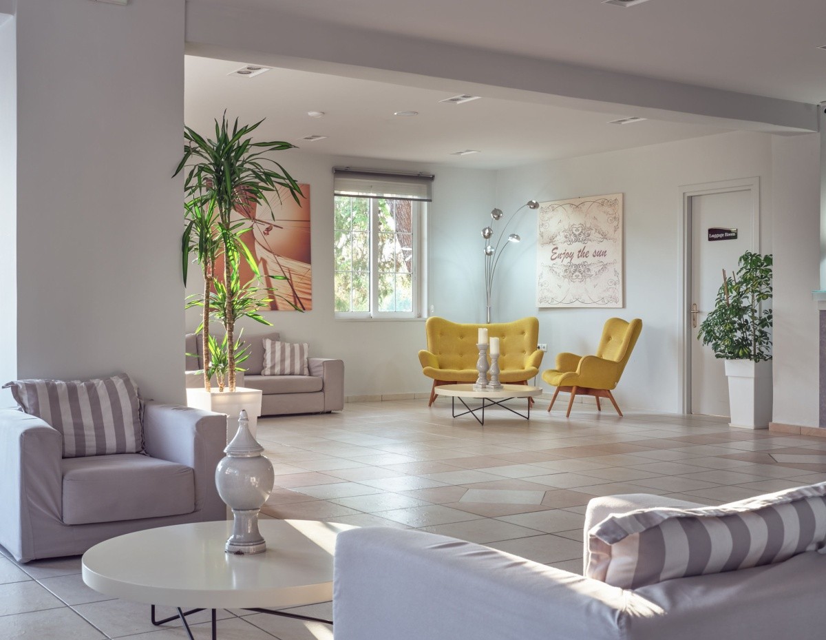 Koukounaria & Suites