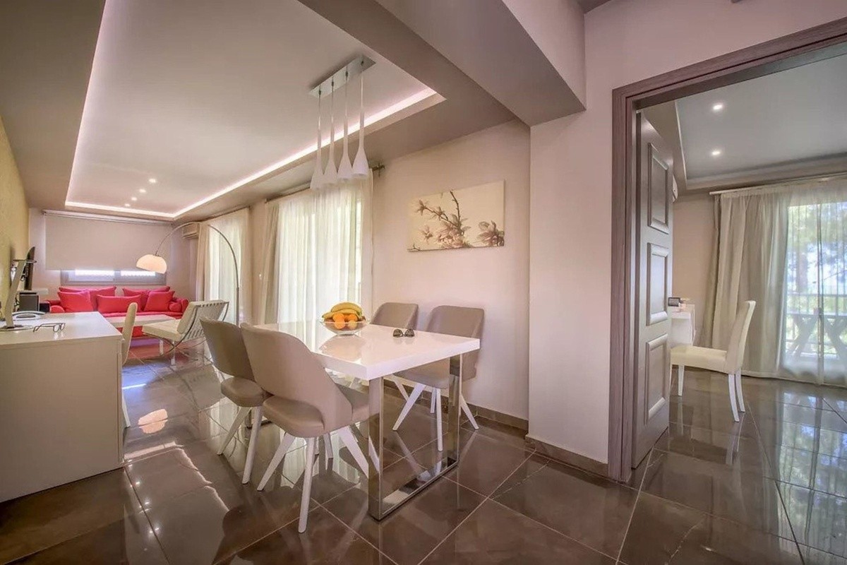 Koukounaria & Suites