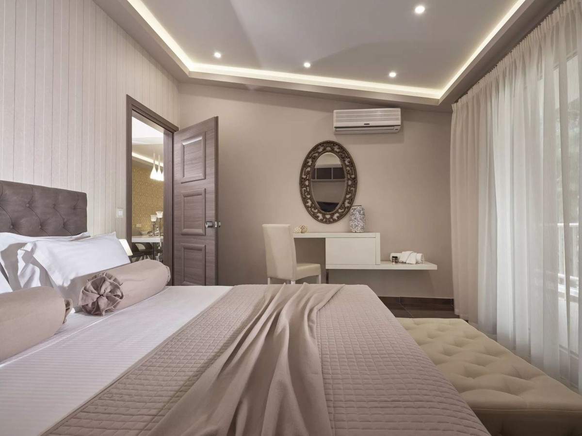 Koukounaria & Suites