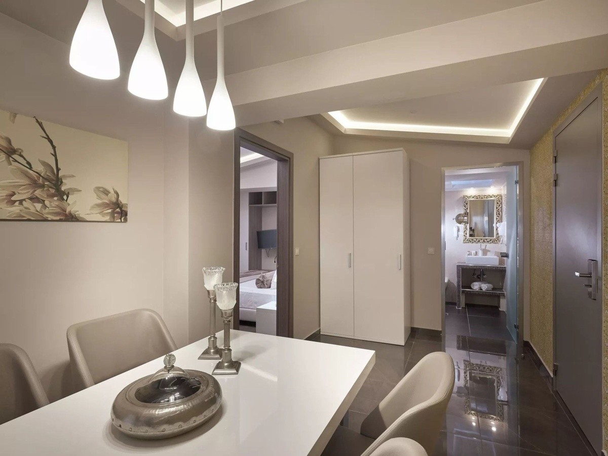 Koukounaria & Suites