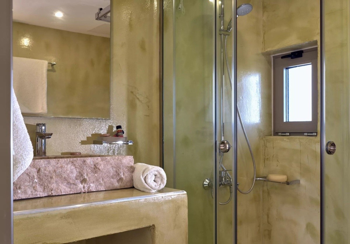 Koukounaria & Suites