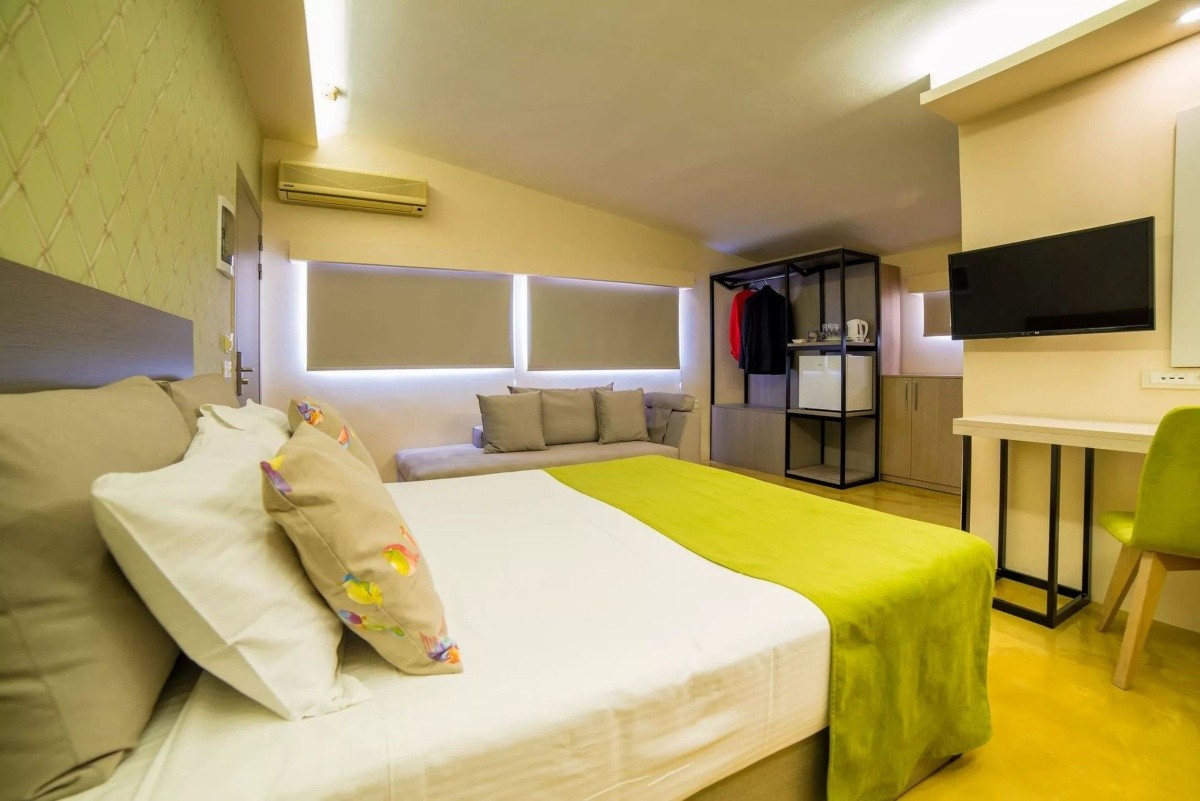 Koukounaria & Suites