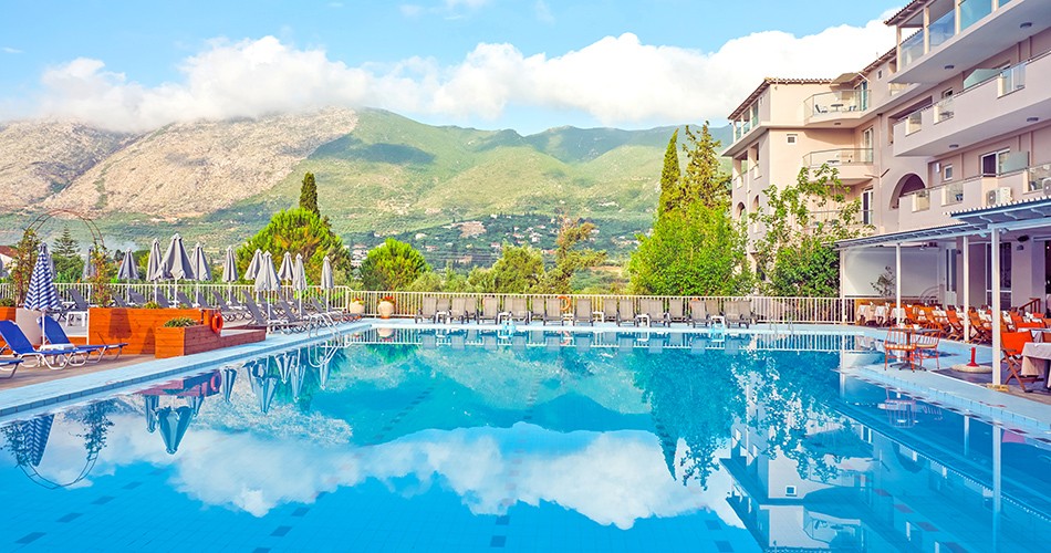 Koukounaria & Suites