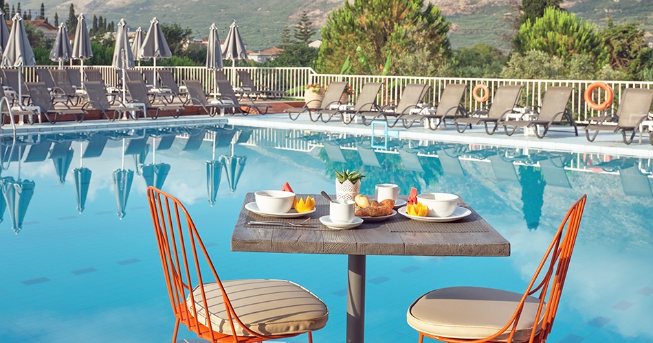 Koukounaria & Suites
