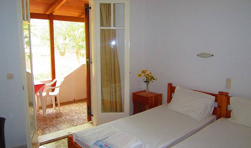 Studia Athina (Tsilivi)