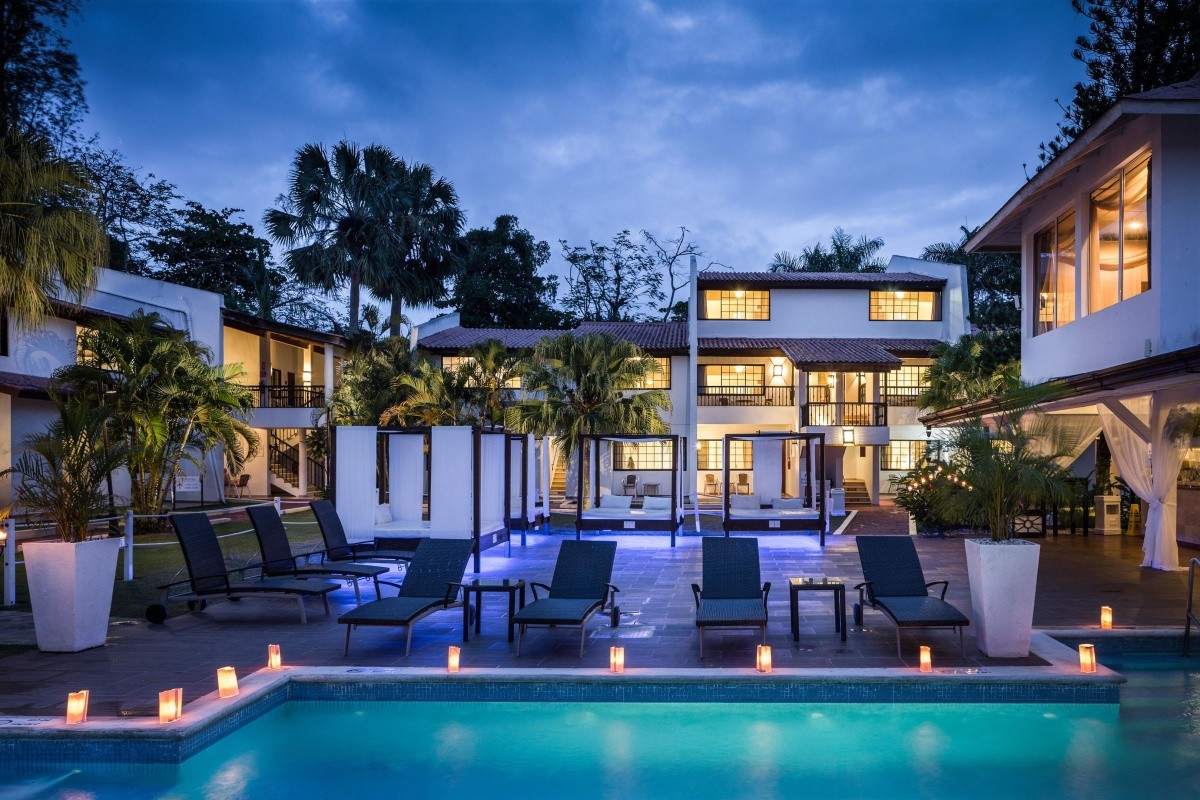 Bluebay Villas Doradas