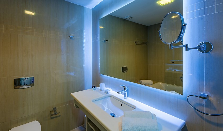 Alexandra Beach Resort & Spa