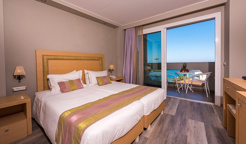 Alexandra Beach Resort & Spa