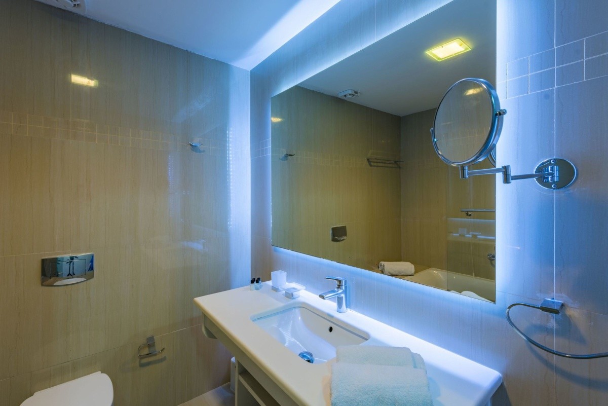 Alexandra Beach Resort & Spa