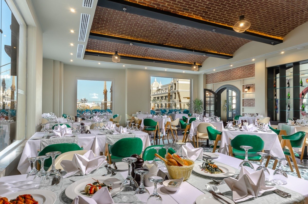 Titanic Royal Resort