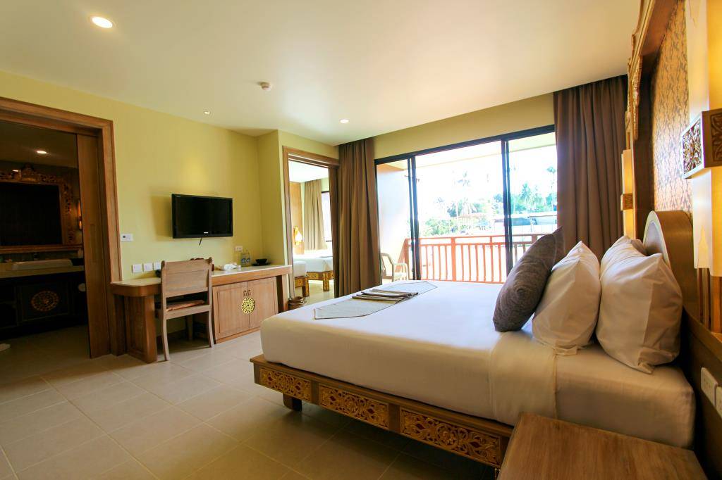 Maikhao Palm Beach Resort