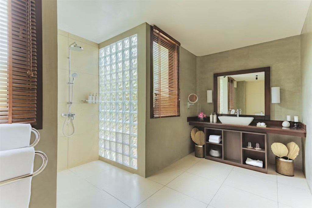 Jungle Beach Resort