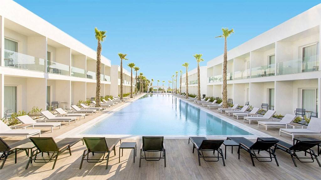 White Dreams Resort