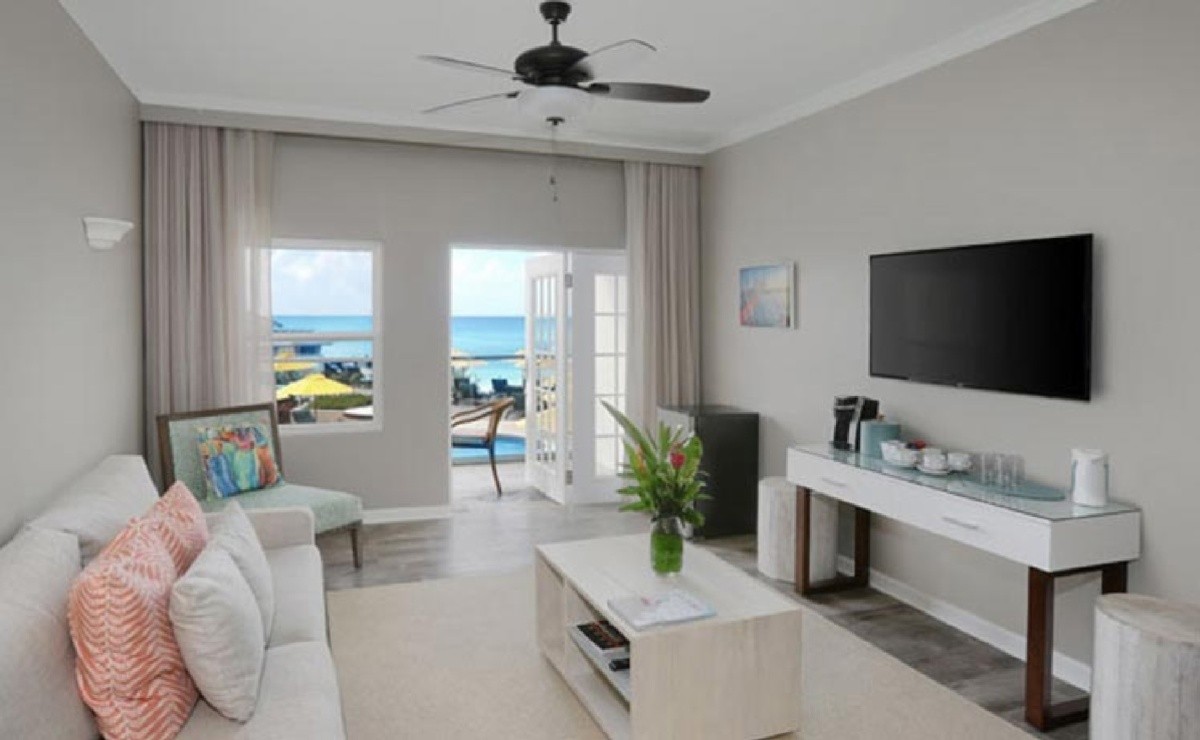 Sea Breeze Beach House (Oistins)