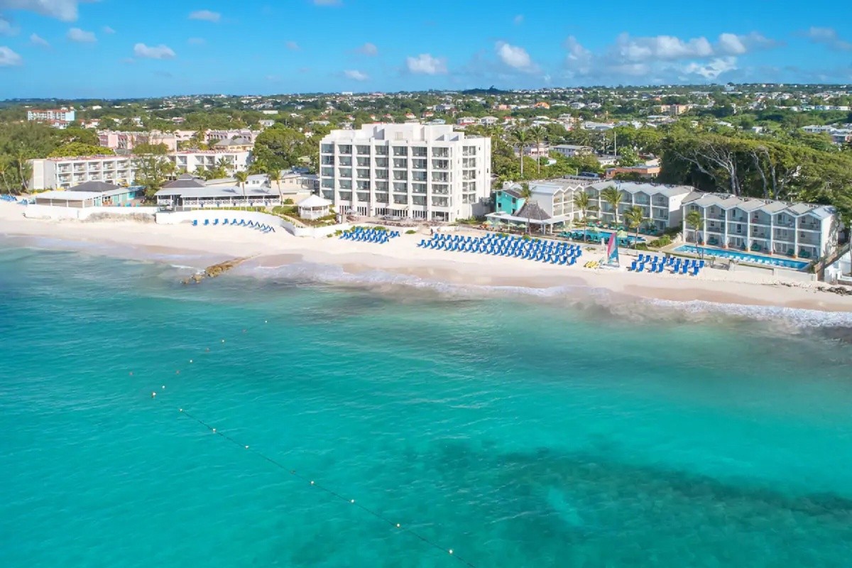 Sea Breeze Beach House (Oistins)