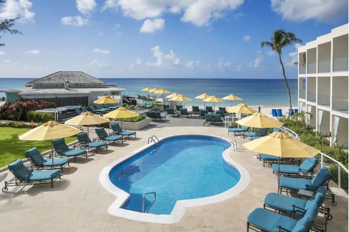 Sea Breeze Beach House (Oistins)