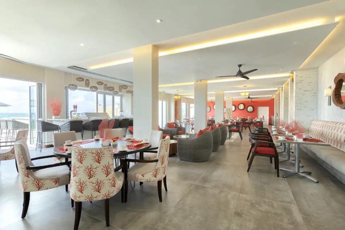 Sea Breeze Beach House (Oistins)