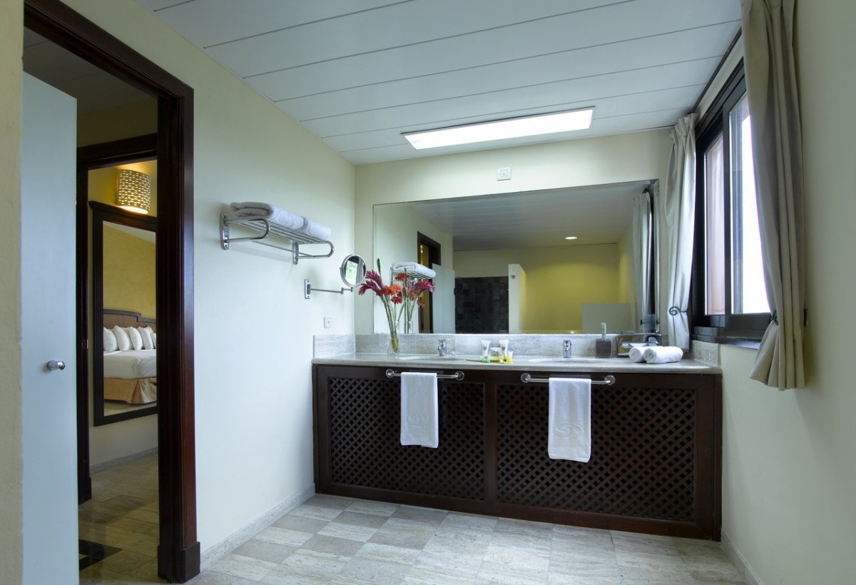 Grand Palladium Colonial