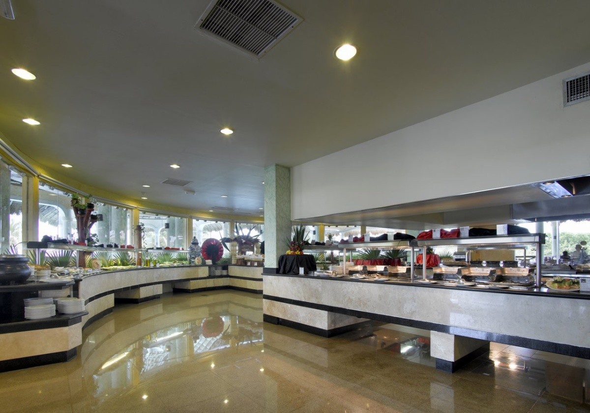 Grand Palladium Colonial