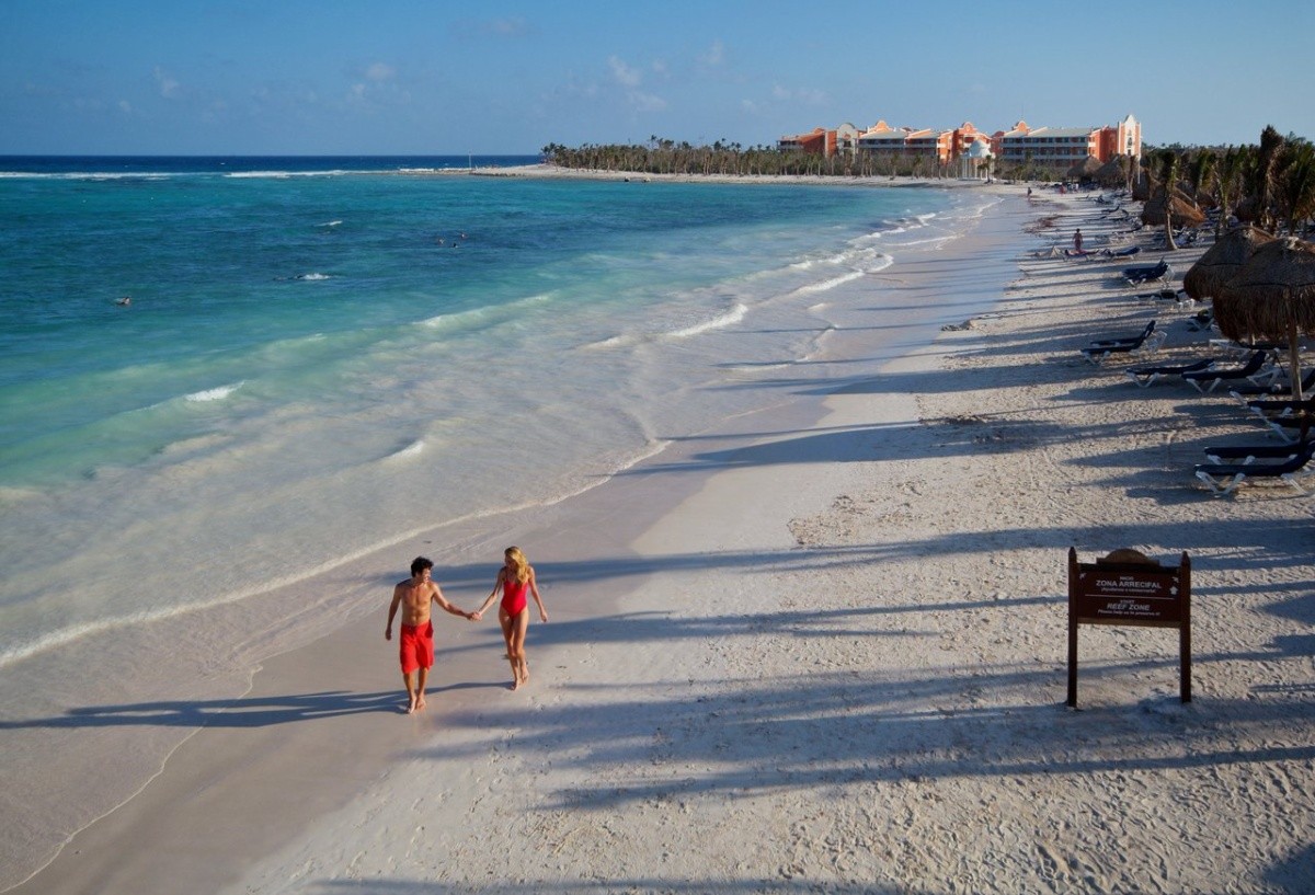 Grand Palladium Colonial