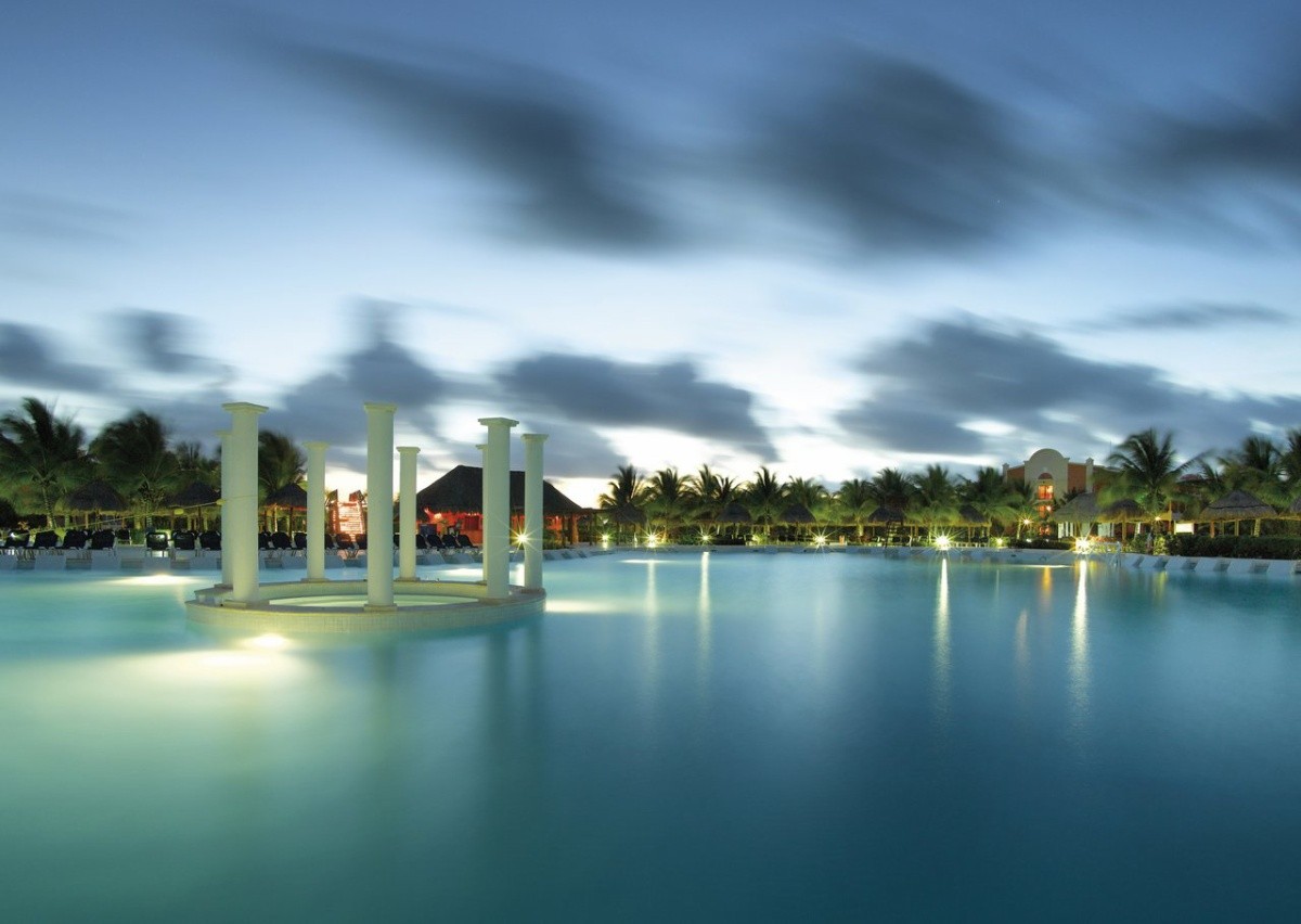 Grand Palladium Colonial