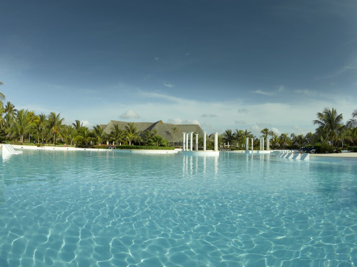 Grand Palladium Colonial