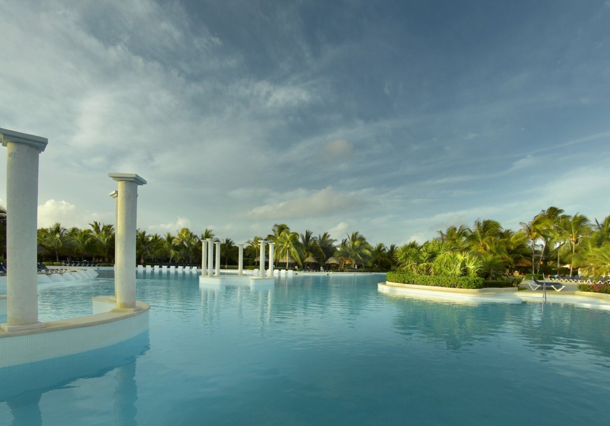 Grand Palladium Colonial