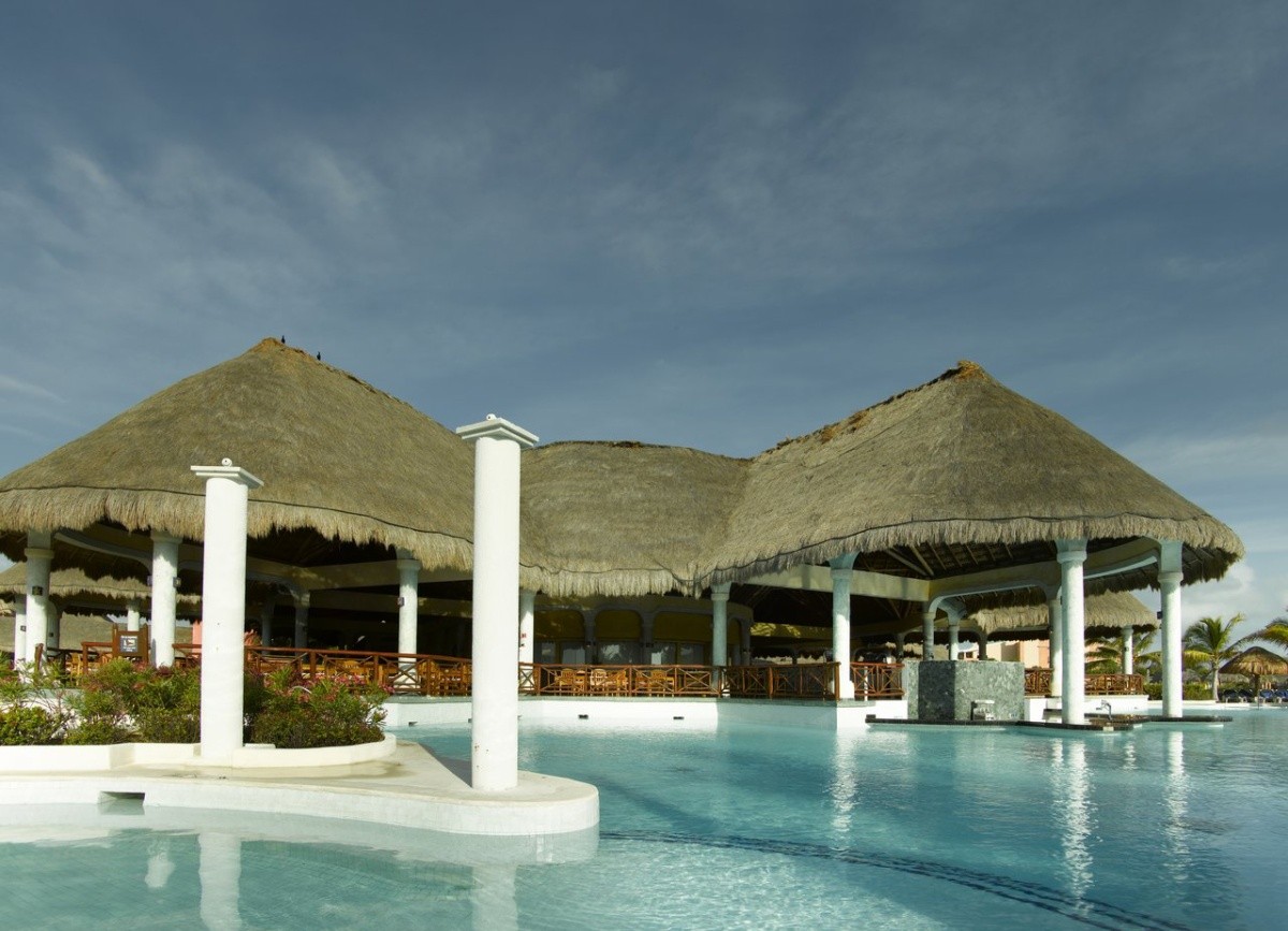 Grand Palladium Colonial