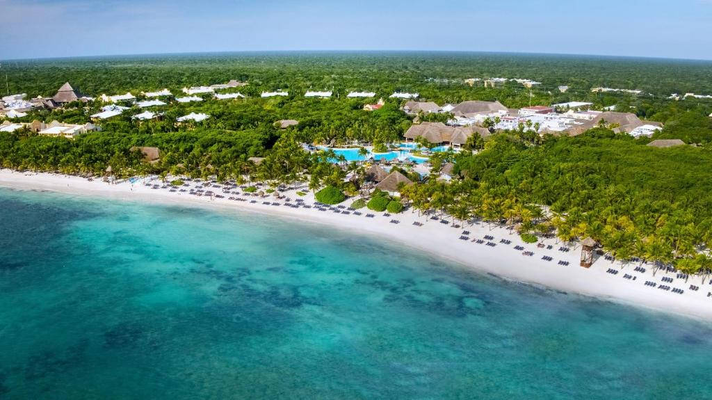 Grand Palladium Colonial