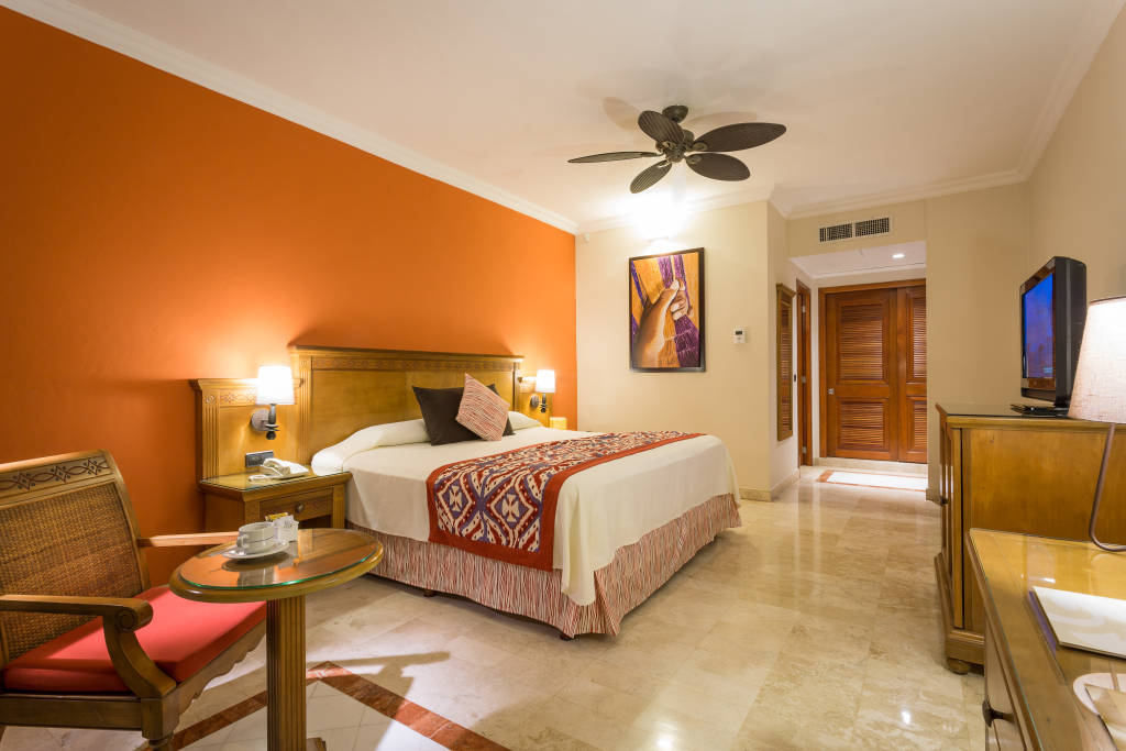 Grand Palladium Colonial