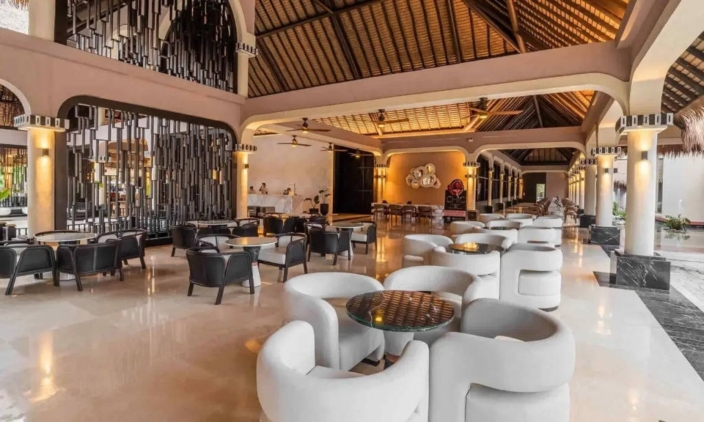 Grand Palladium Colonial