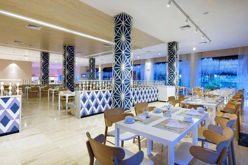 Grand Palladium Colonial