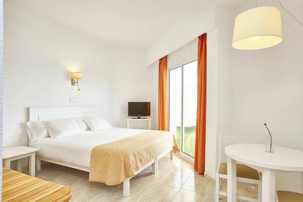 Universal Aparthotel Elisa