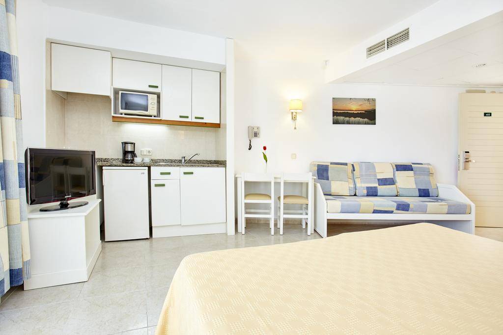Universal Aparthotel Elisa